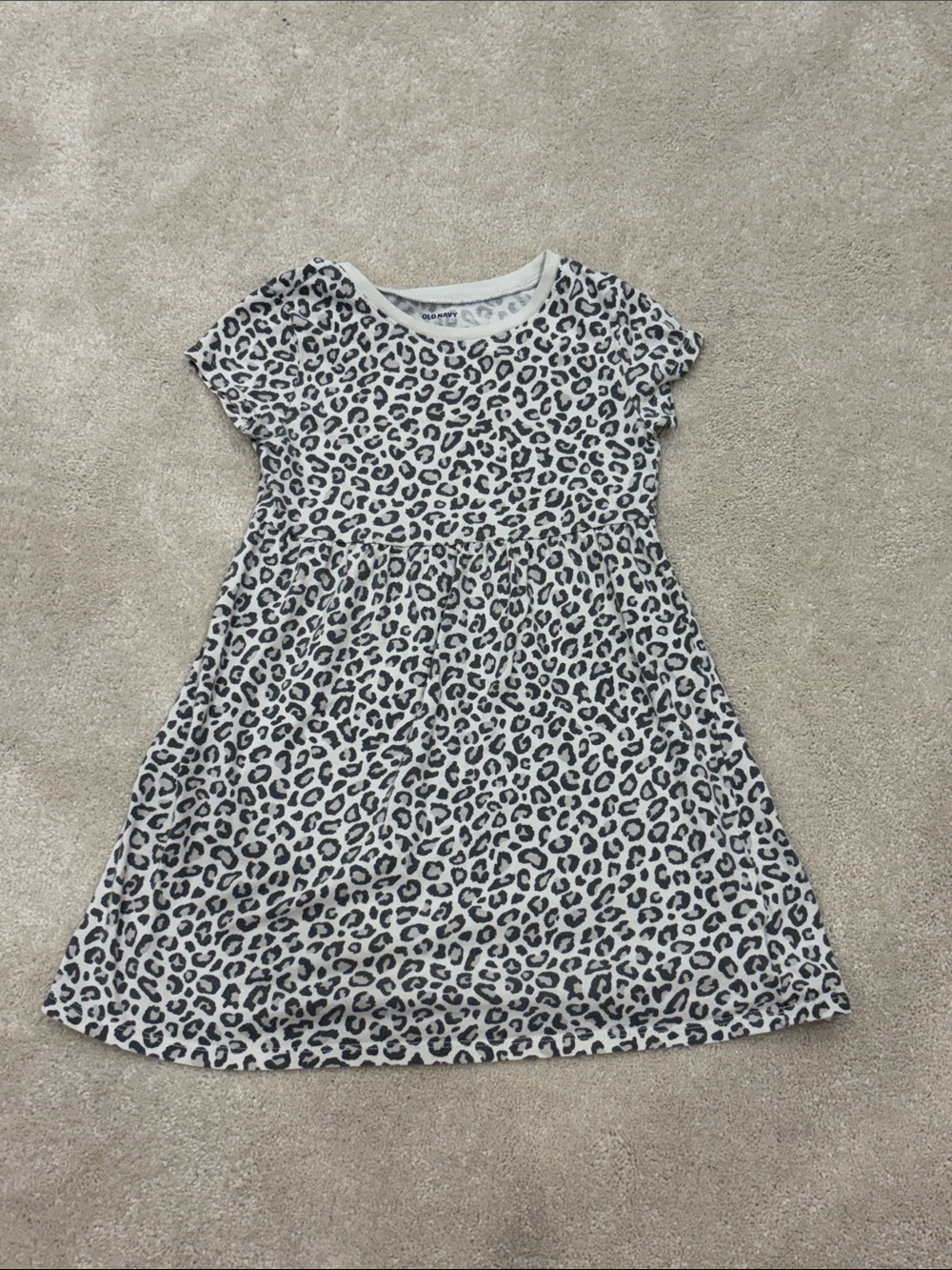 🦄5/25 Old Navy White & Black Leopard Print Short Sleeve Dress